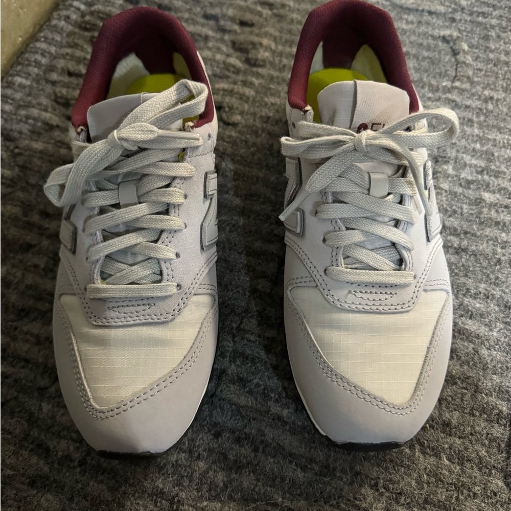 New Balance Figs size 8